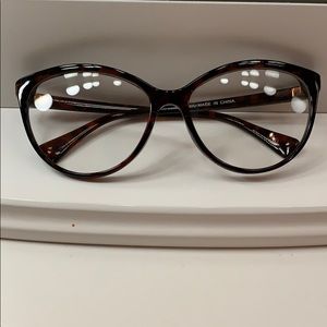 Cat eye tortoise glasses